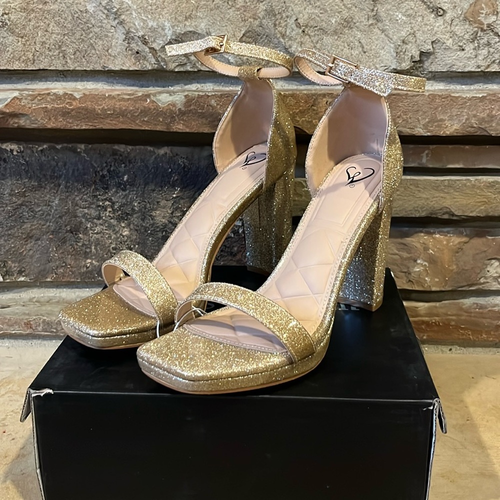 Windsor Soga-5 Gold Glittery Ankle Strap Heels Jelly PU